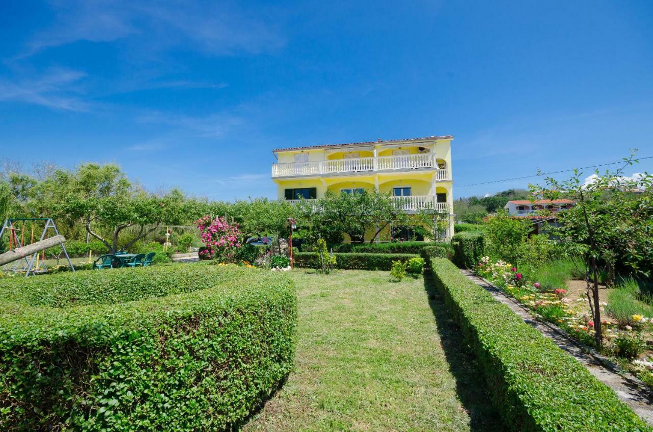 Apartments Boza Lopar Luaran gambar
